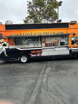 Leo's Tacos Truck