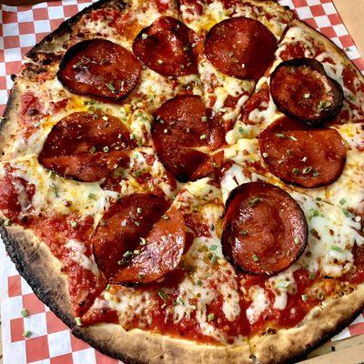 Pepperoni pizza, thin crust