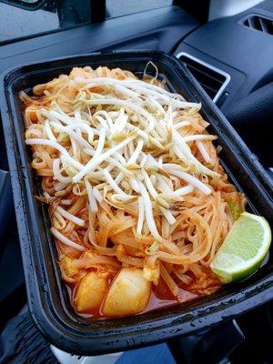 Pad Thai || IG: @misspiggyeats