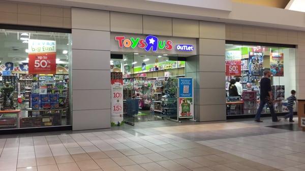 Toys R Us in Opry Mills