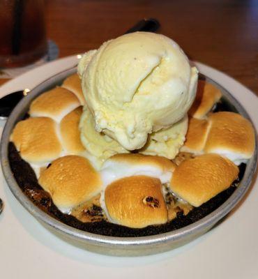 The Peanut Butter S'mores Pizookie is back (LTO)