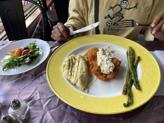 Fried fish with egg salad, mashed Latin American sweet potatoes, asparagus