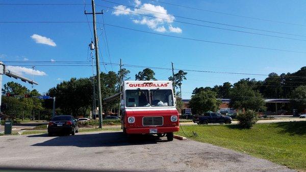 Tacos Arcelia truck is at the corner of Clay and Gesnner