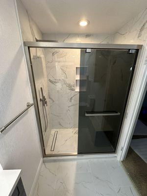 Shower with tinted door