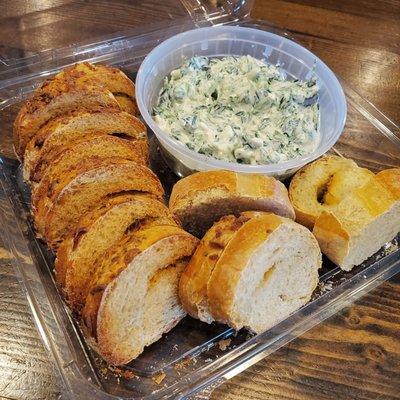 Croistinis and spinach dip