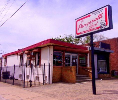 The original Tarantini Panzarotti in East Camden