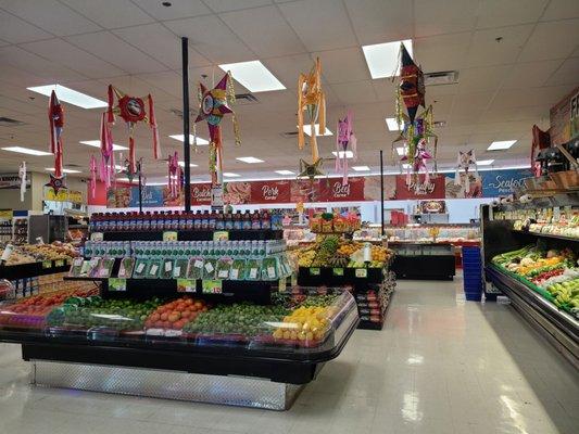 WONDERFUL, well-organized produce section, plus PINATAS!!!