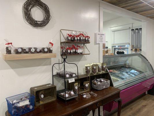 Cute interior with prepackaged chocolate treats and gelato.