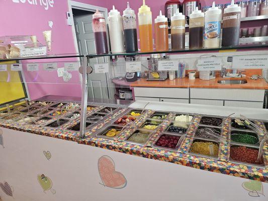 Toppings station