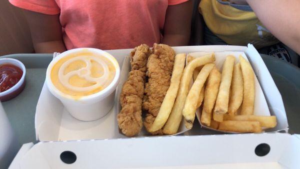 Kids chicken fingers meal