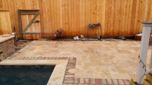 Travertine pavers width 1 3/4 thickness
Border house  brick old chicago with mortar set