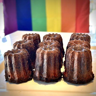 Canelés...mmm. This is as good as a pastry gets.