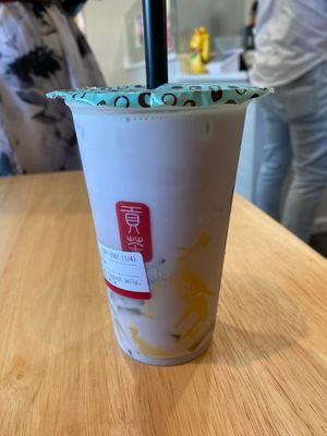 taro milk tea with pudding and lychee jelly