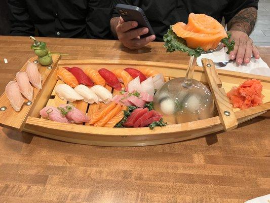 SA8. Sashimi Boat Sashimi