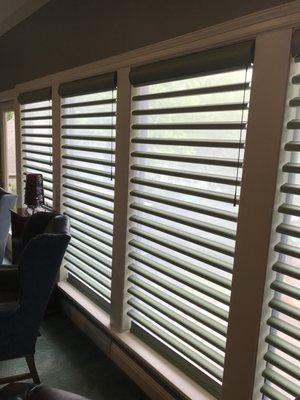 Hunter Douglas Pirouettes