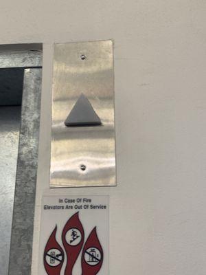 Old navy elevator first floor indicator arrow goes up orlando fl 1:39 pm December 1 2023