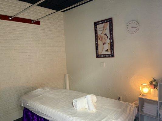 Massage room with aroma lamp