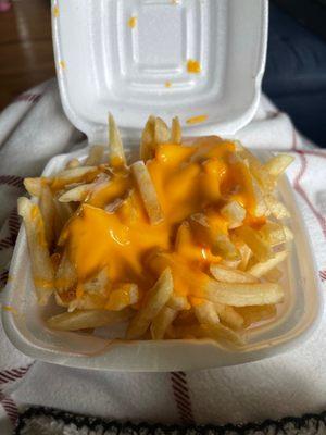 Fries with cheese