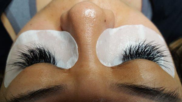 Wispy-Flares 4X Volume
  (individual lash extensions)