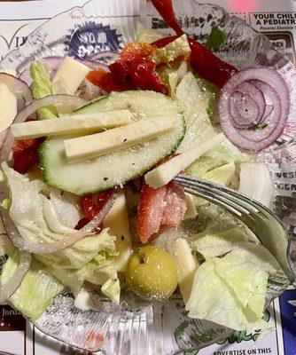 Mixed salad with provolone