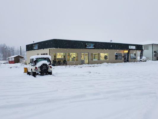 Riverbend Car Wash & Laundromat