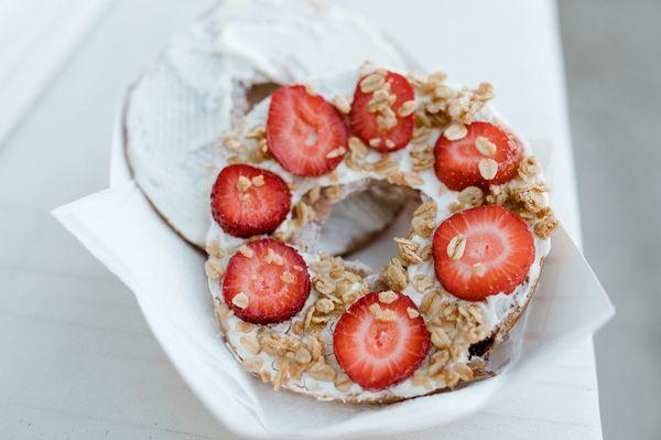 Toasted Berry & Granola Bagel Sandwich