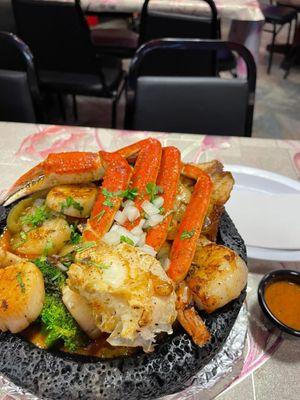 Seafood molcajete