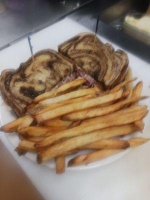 The Papas Reuben with homemade fries.