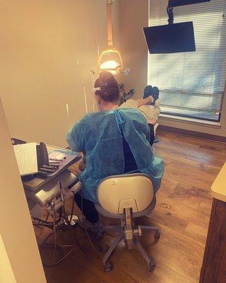 Photo of the hygienist working !!