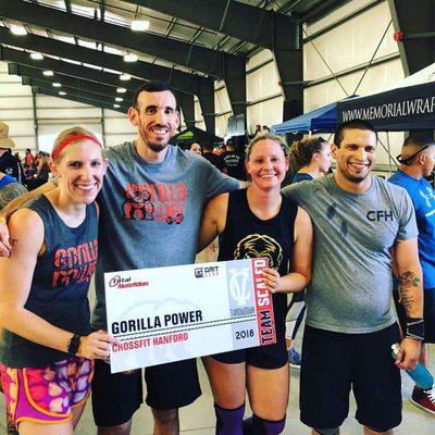 Team comp: having fun and doing what we love (crossfit)!