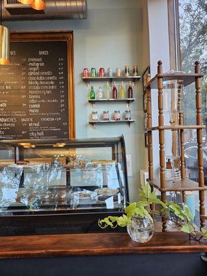 Interior dessert glass display case