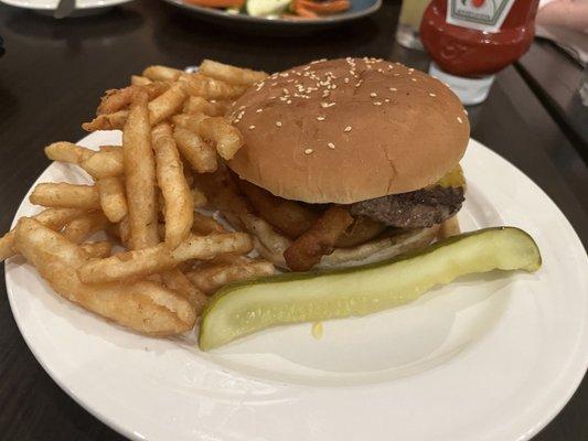 Western BBQ jalapeño bacon burger