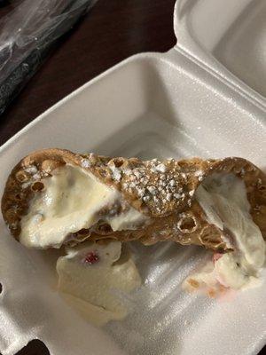 Casa's Cannoli