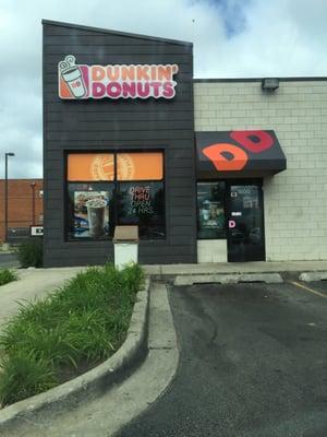 Sad excuse for a Dublin donuts, Lewis avenue, Waukegan