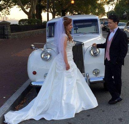 wedding with the antique Rolls Royce