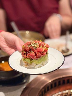 Raw beef tartare (육회 타다끼)