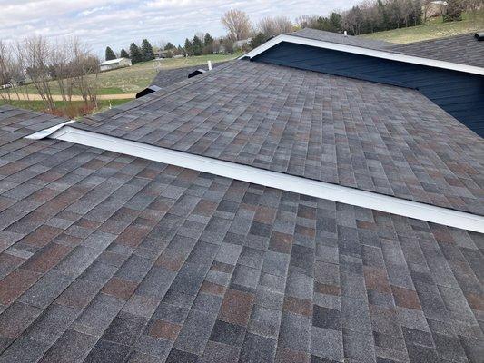 Malarkey Highlander AR Shingles - Color: Black Oak