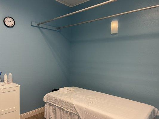 We also have rooms specifically for back walking massages.