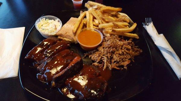 BBQ Ribs & Pulled Pork