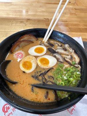 Tonkotsu ramen (Spicy/pork chashu)