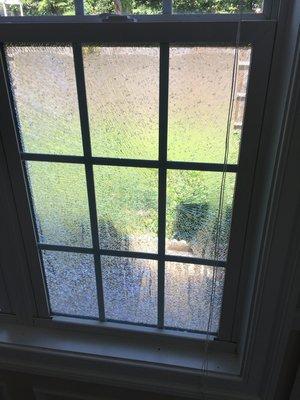 Emergency residential glass replacement and board up services