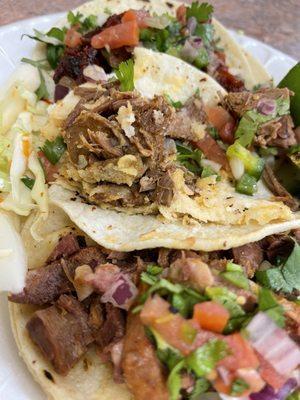 Tacos de lengua, de chincharron y de cabeza