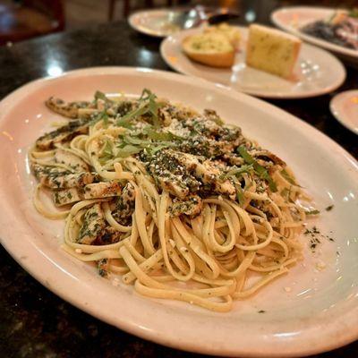 Grilled chicken pesto pasta