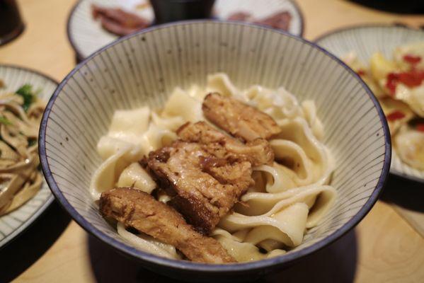 12-hour stewed pork Hand-Ripped Noodles