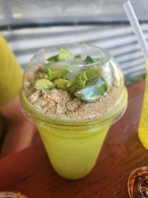 Avocado milkshake with Graham cracker