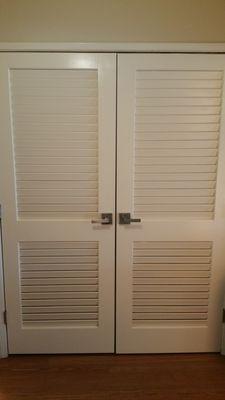 Double full plantation louver doors