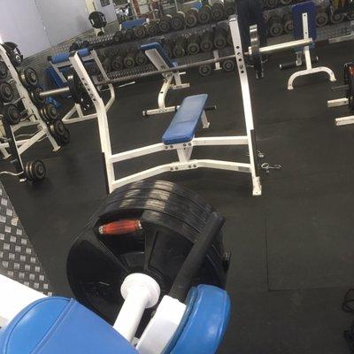 Can bench 315 but can't put away his weights