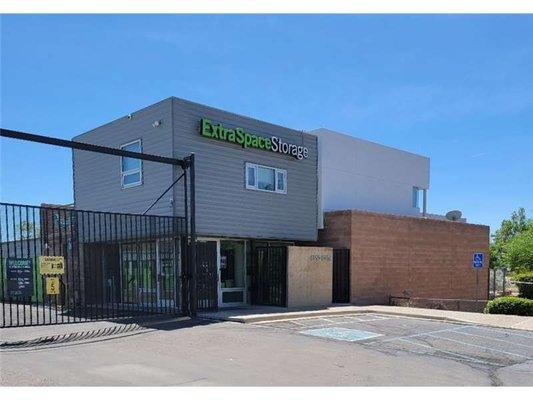 Beauty Image - Extra Space Storage at 6650 Edith Blvd NE, Albuquerque, NM 87113