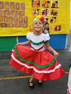 La raspa!!  International dance day with dances from around the world