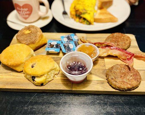 Sugar Grits Biscuit Board